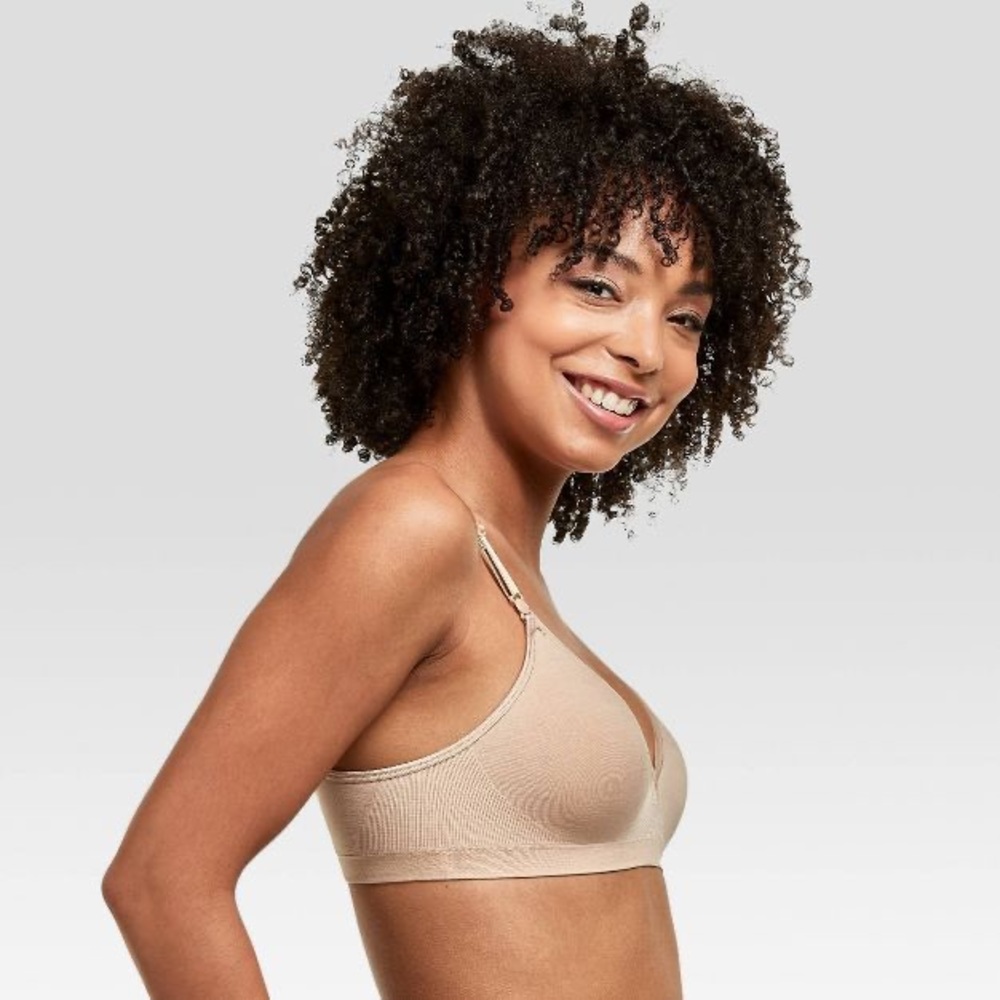 Hane’s Women’s Beige Convertible Wireless Bra G795. Size Large